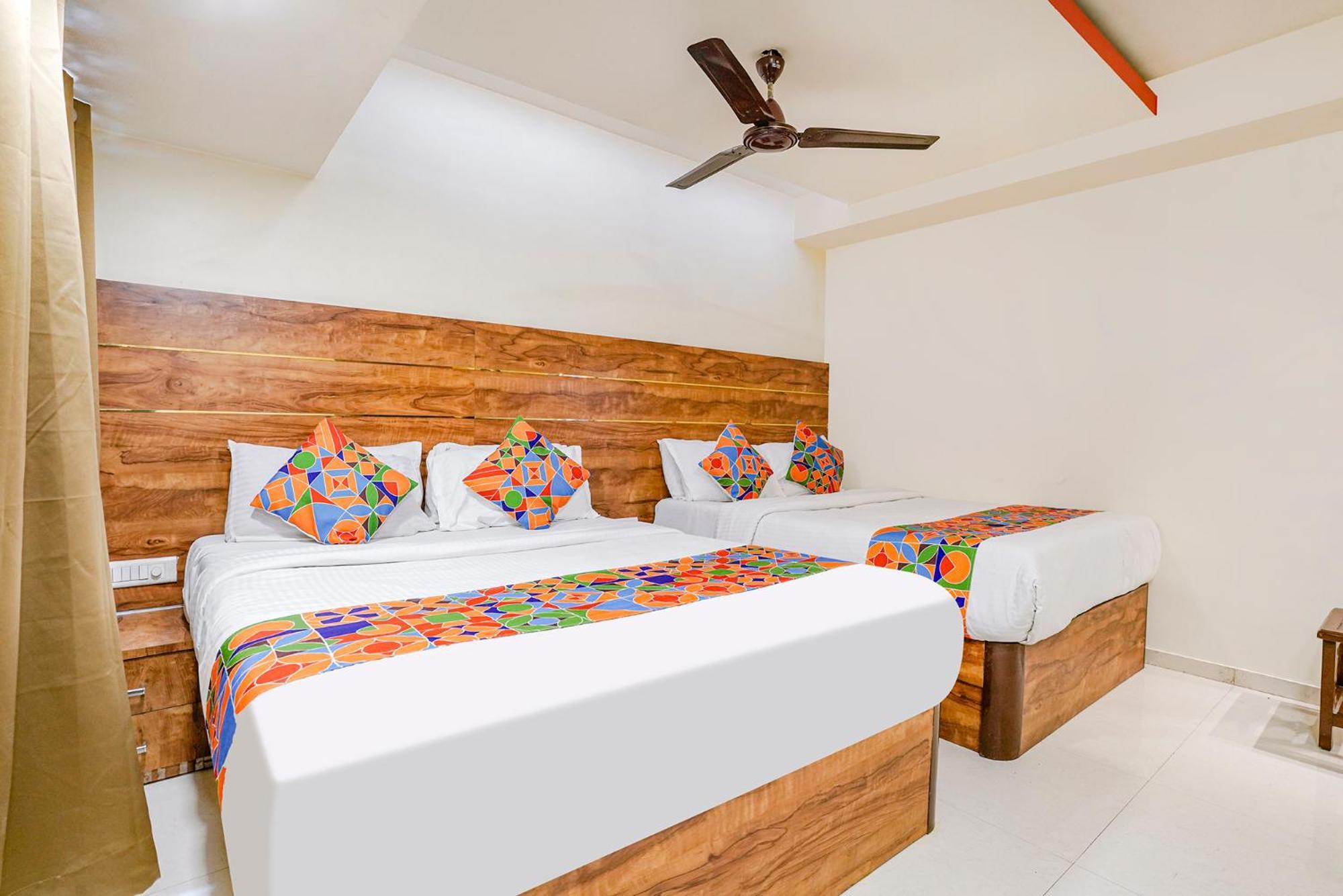 Fabexpress Amber Corp Inn - Nr Nesco Exhibition Center مومباي المظهر الخارجي الصورة