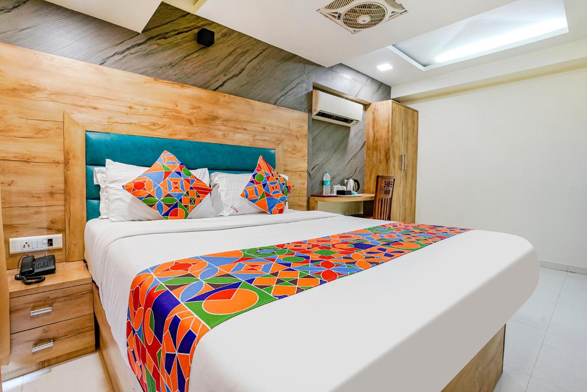 Fabexpress Amber Corp Inn - Nr Nesco Exhibition Center مومباي المظهر الخارجي الصورة