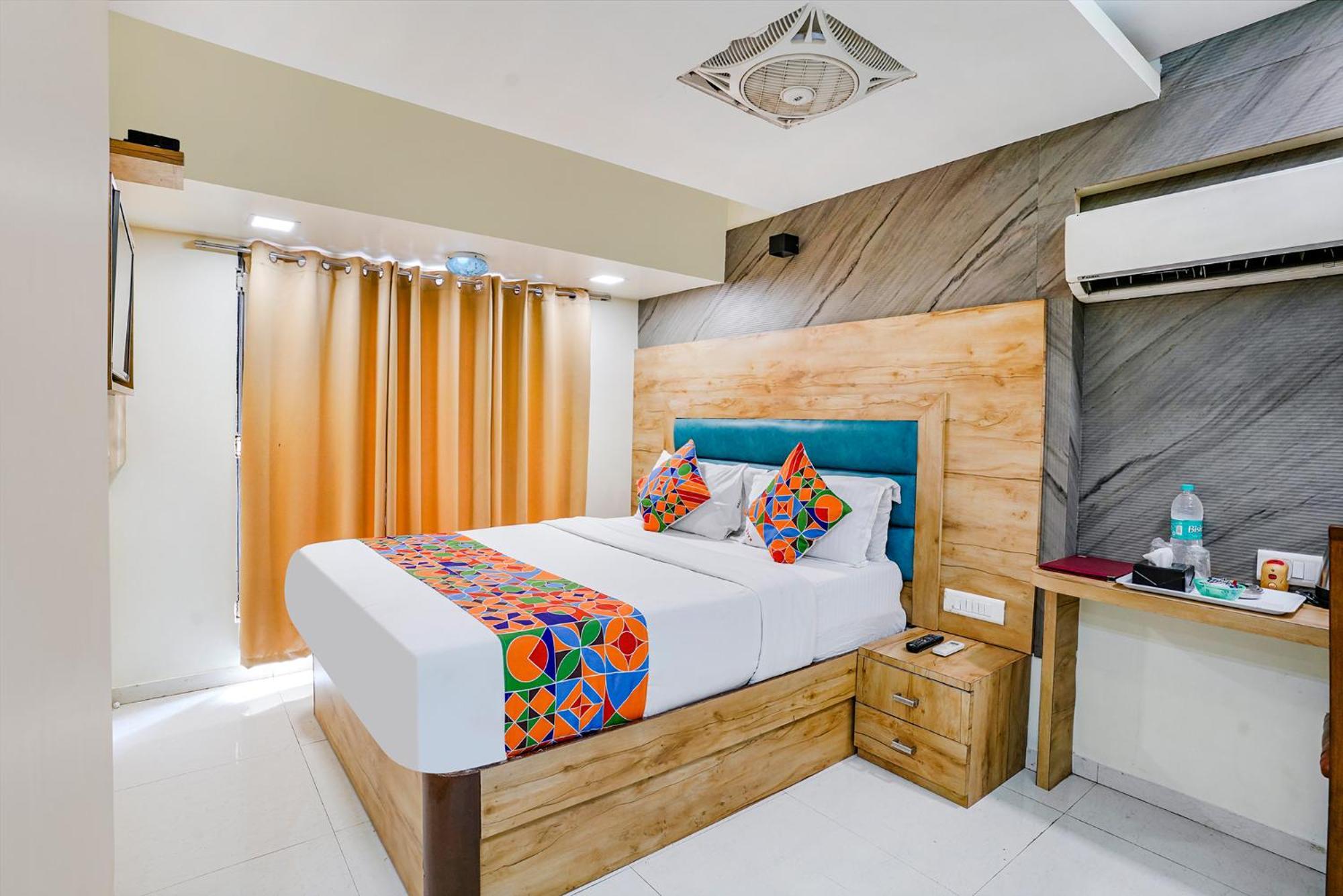 Fabexpress Amber Corp Inn - Nr Nesco Exhibition Center مومباي المظهر الخارجي الصورة