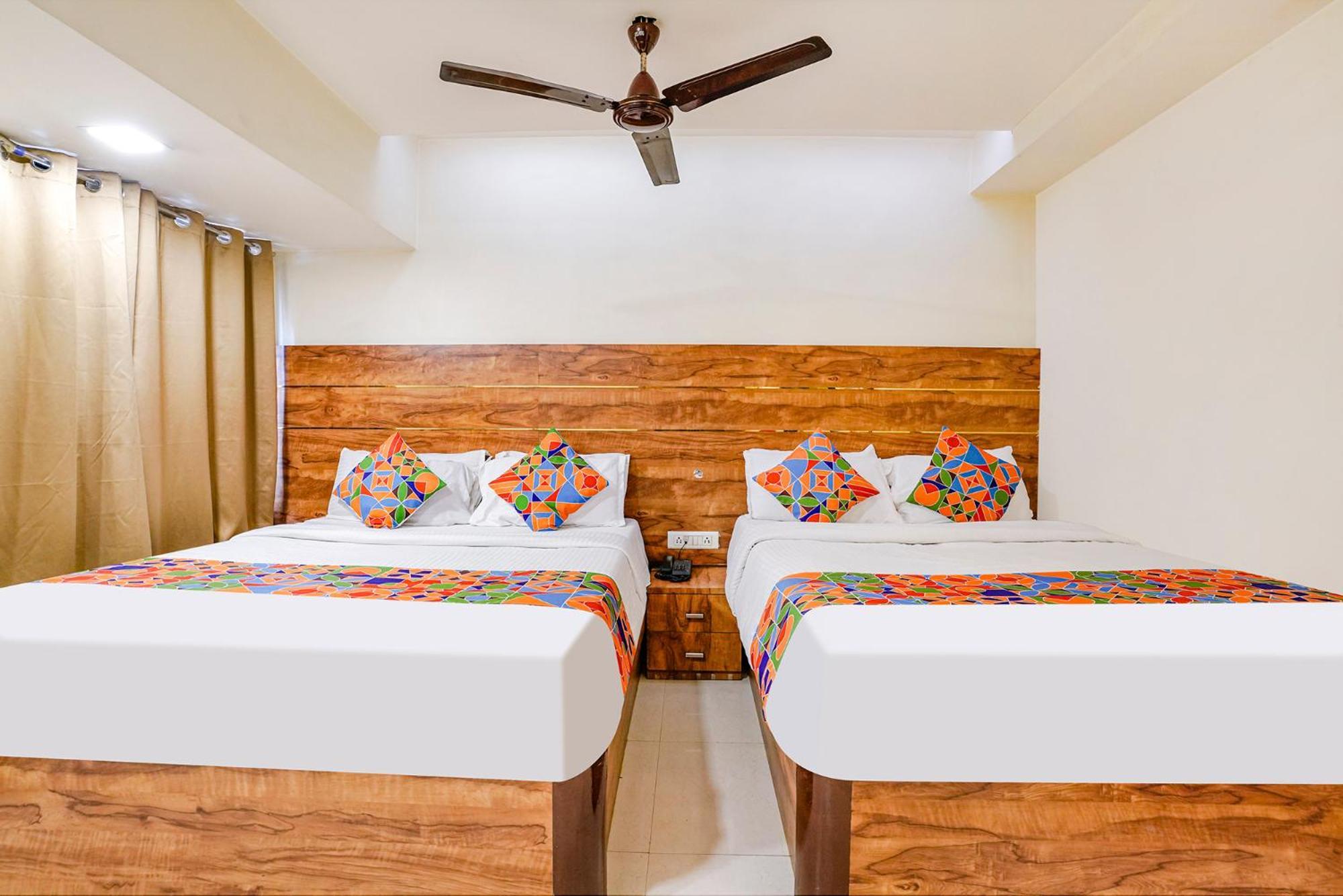 Fabexpress Amber Corp Inn - Nr Nesco Exhibition Center مومباي المظهر الخارجي الصورة