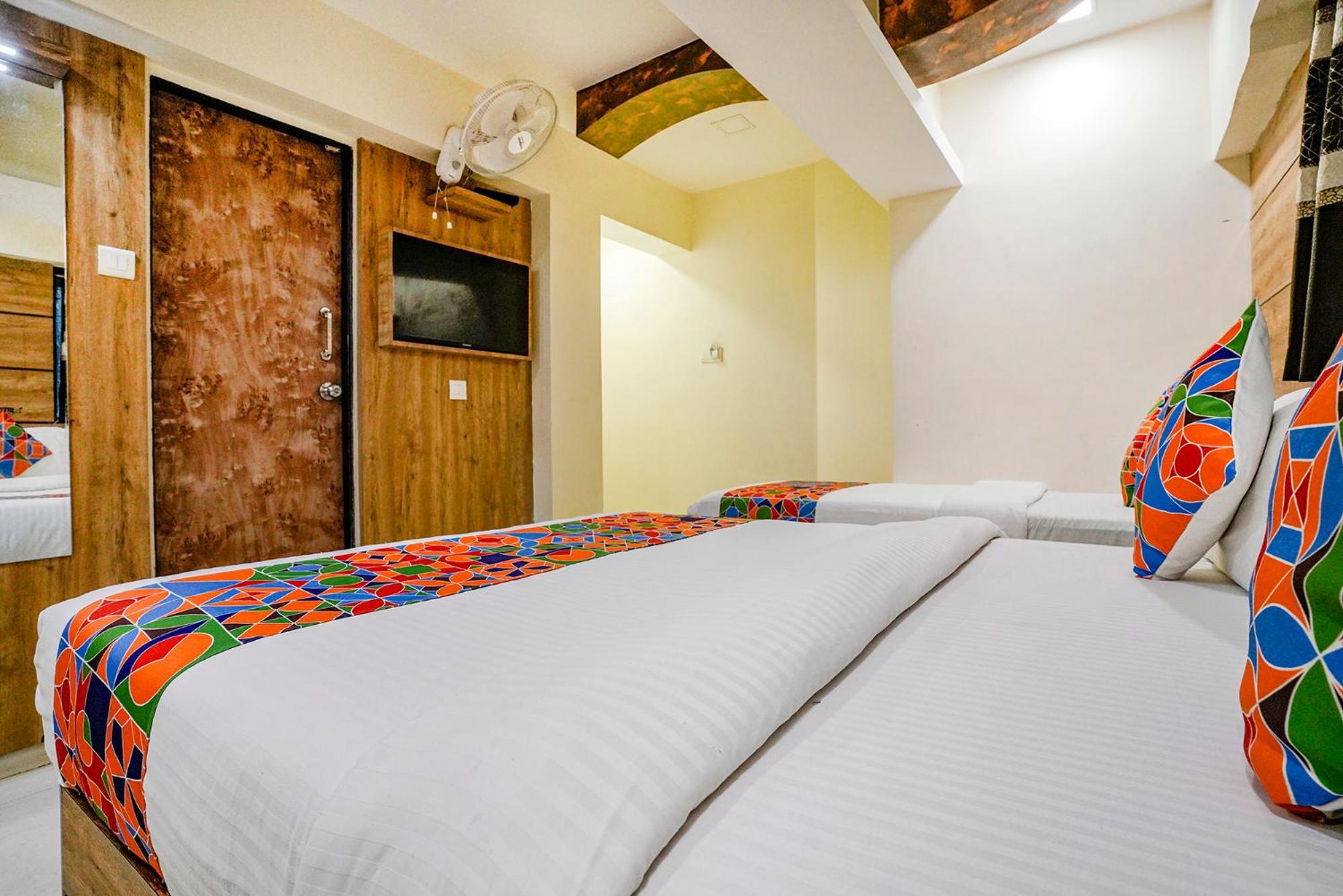 Fabexpress Amber Corp Inn - Nr Nesco Exhibition Center مومباي المظهر الخارجي الصورة