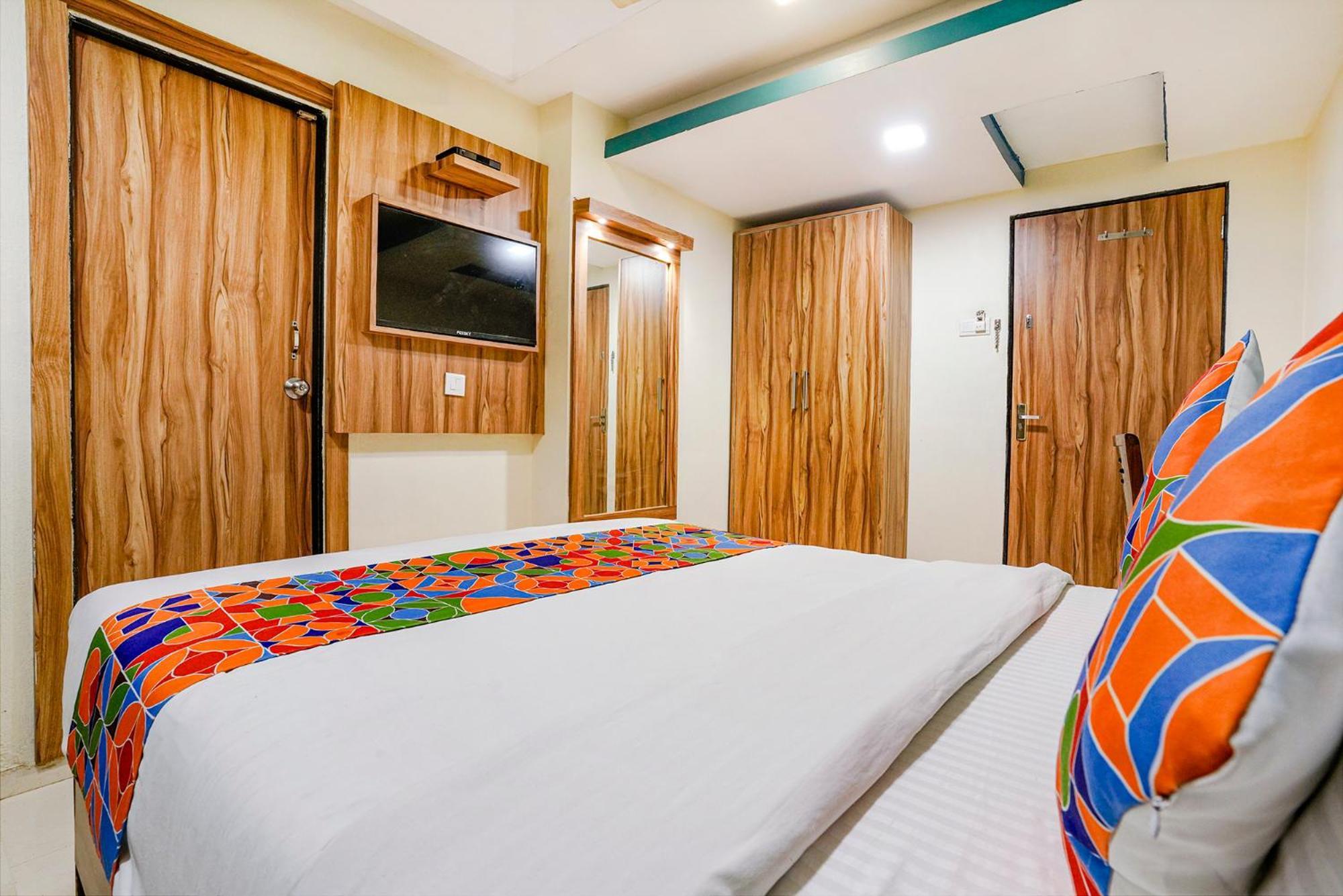 Fabexpress Amber Corp Inn - Nr Nesco Exhibition Center مومباي المظهر الخارجي الصورة