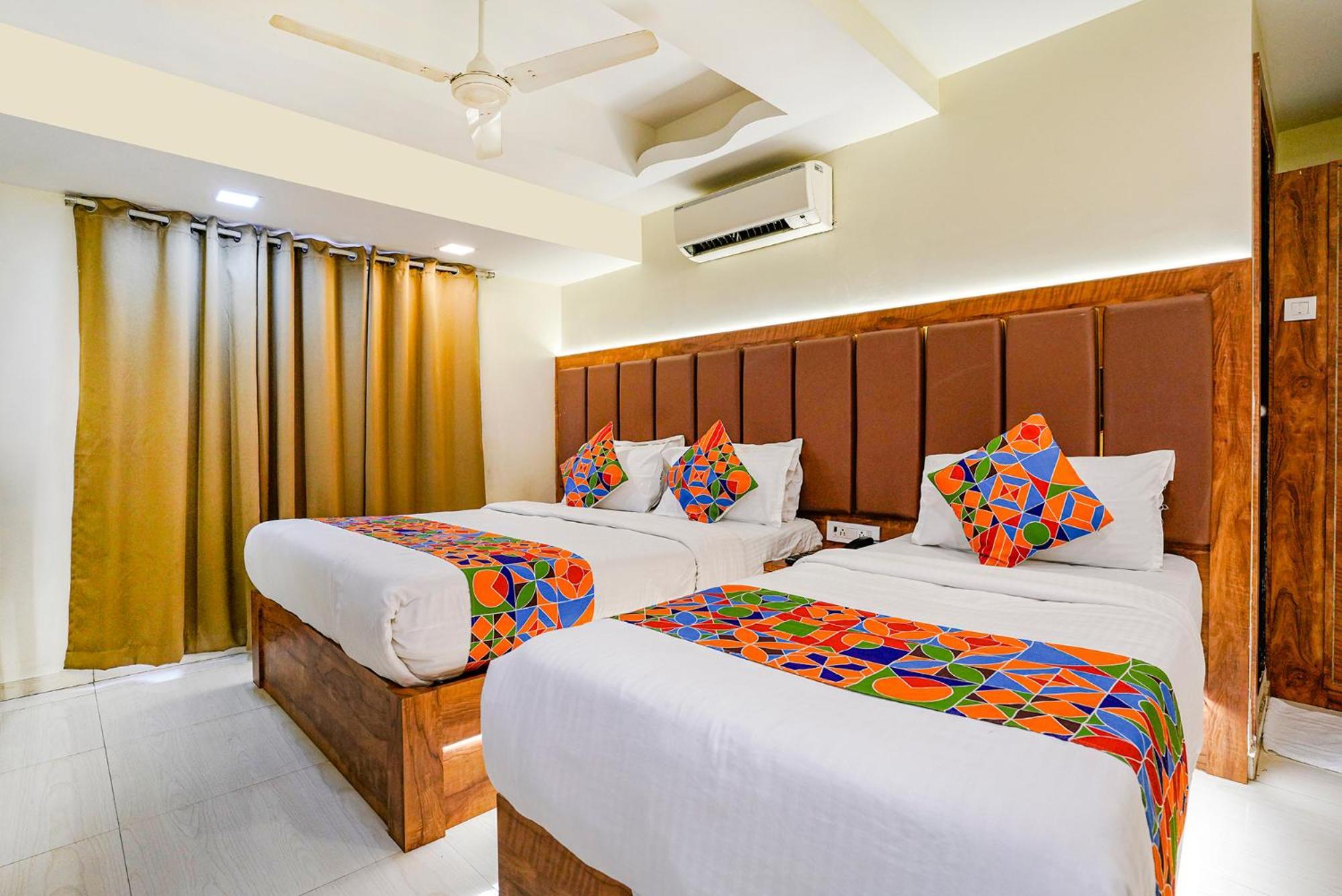 Fabexpress Amber Corp Inn - Nr Nesco Exhibition Center مومباي المظهر الخارجي الصورة