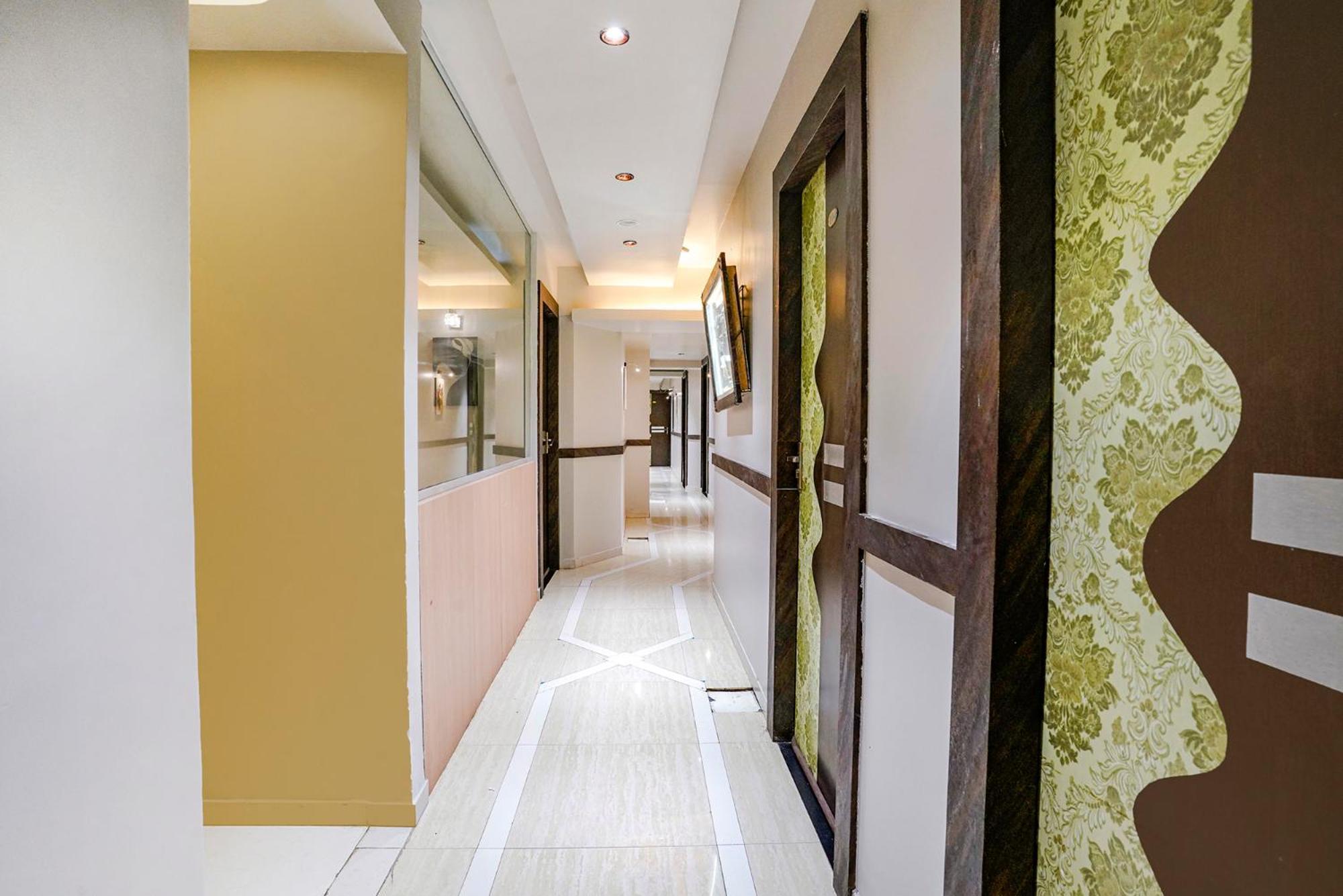 Fabexpress Amber Corp Inn - Nr Nesco Exhibition Center مومباي المظهر الخارجي الصورة